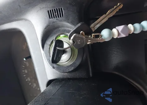 1997 Toyota Avalon Xl/Xls from USA, damaged, VIN 4T1BF12B9VU147358